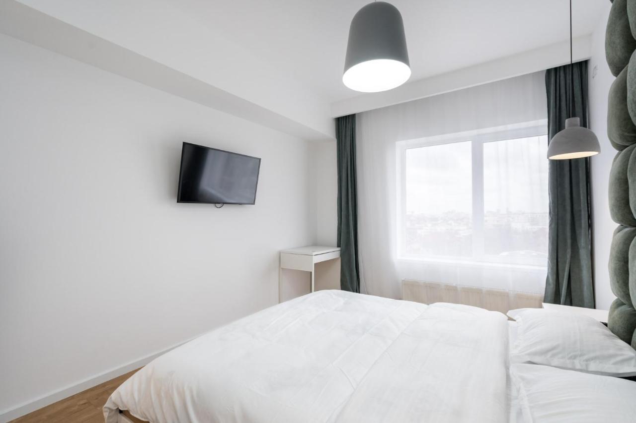 Jungle Escape - Luxe 1-Br Haven In Bucharest Apartment Exterior photo