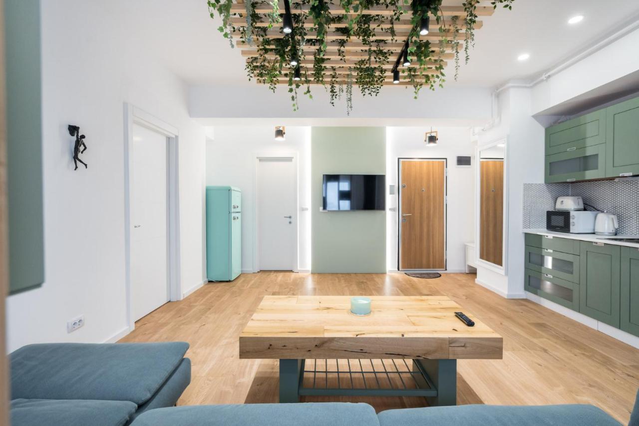 Jungle Escape - Luxe 1-Br Haven In Bucharest Apartment Exterior photo