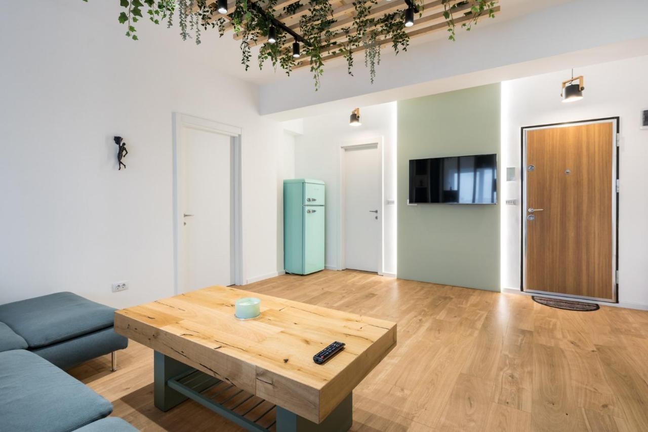 Jungle Escape - Luxe 1-Br Haven In Bucharest Apartment Exterior photo